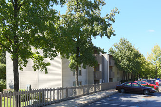 Oak Forest Apartments in St. Louis, MO - Building Photo - Building Photo