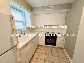 8406 Robinson St in Overland Park, KS - Building Photo - Building Photo