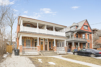 200 Dunn Ave in Toronto, ON - Building Photo - Building Photo