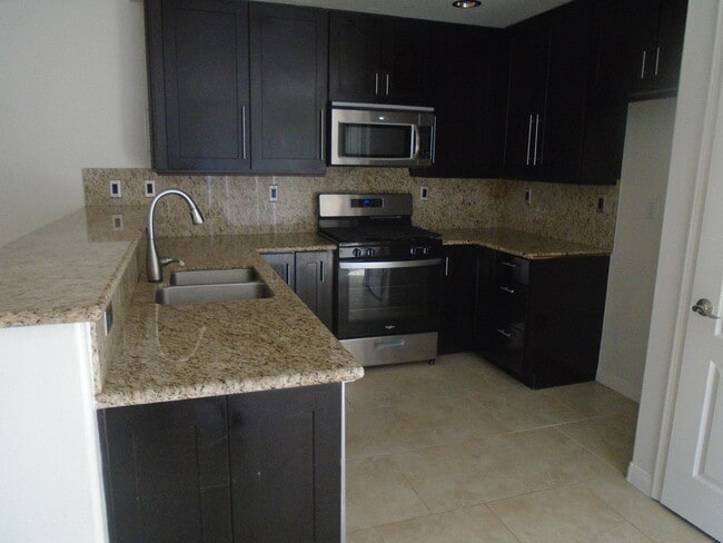 4218 Pacific Grove Ct in Bakersfield, CA - Building Photo - Building Photo