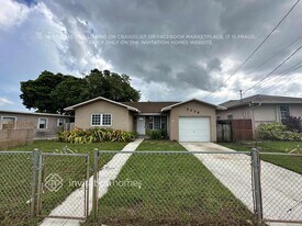 5430 SW 21st St in West Park, FL - Building Photo