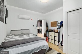 427 Monroe St in Philadelphia, PA - Building Photo - Building Photo