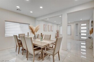 6723 Tangled Vines Ave in Las Vegas, NV - Building Photo - Building Photo