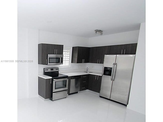 1255 Pennsylvania Ave in Miami Beach, FL - Building Photo - Building Photo