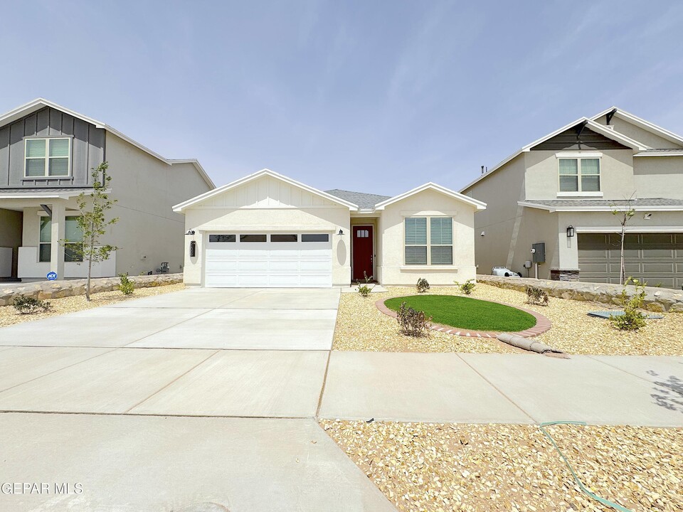 51009 Fox Trl Ave in El Paso, TX - Building Photo