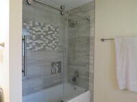 212 Renton Ct photo'