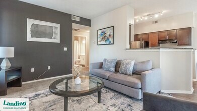 7865 Grove Ct W in Germantown, TN - Foto de edificio - Building Photo