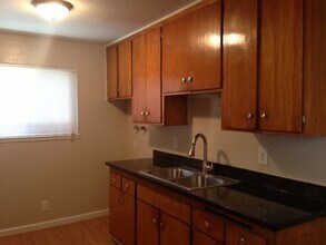 1632-1634 99th Ave in Oakland, CA - Building Photo - Building Photo