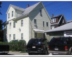 121 Main St in Malden, MA - Building Photo - Building Photo