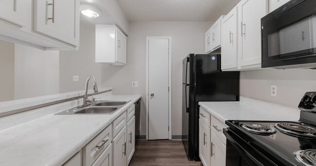 Hamlet Apartments in West Des Moines, IA - Foto de edificio - Building Photo