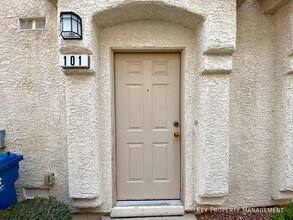 9335 Indian Corn Ct in Las Vegas, NV - Building Photo - Building Photo
