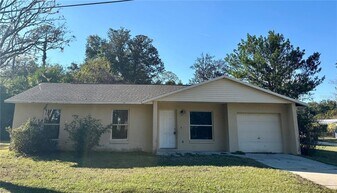 5788 NE 15th Ave in Ocala, FL - Building Photo