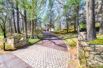 414 Riversville Rd in Greenwich, CT - Building Photo - Building Photo