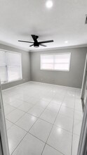 515 10th Ave N in Lake Worth Beach, FL - Foto de edificio - Building Photo