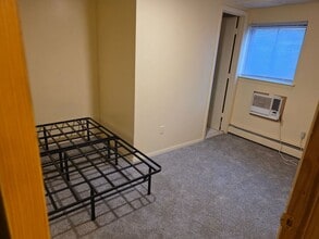 1707 Meadowbrook Rd in Merrick, NY - Foto de edificio - Building Photo