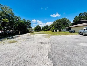 979 Berkley Rd-Unit -5 in Auburndale, FL - Building Photo - Building Photo