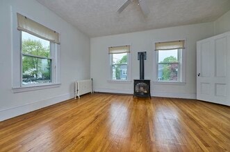 16 Indiana Ter, Unit 16 in Newton, MA - Building Photo - Building Photo