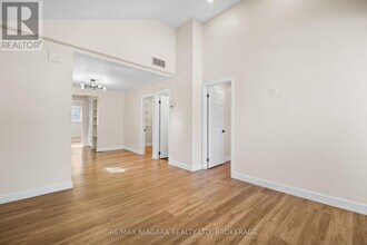 64 Churchill St in St Catharines, ON - Building Photo - Building Photo