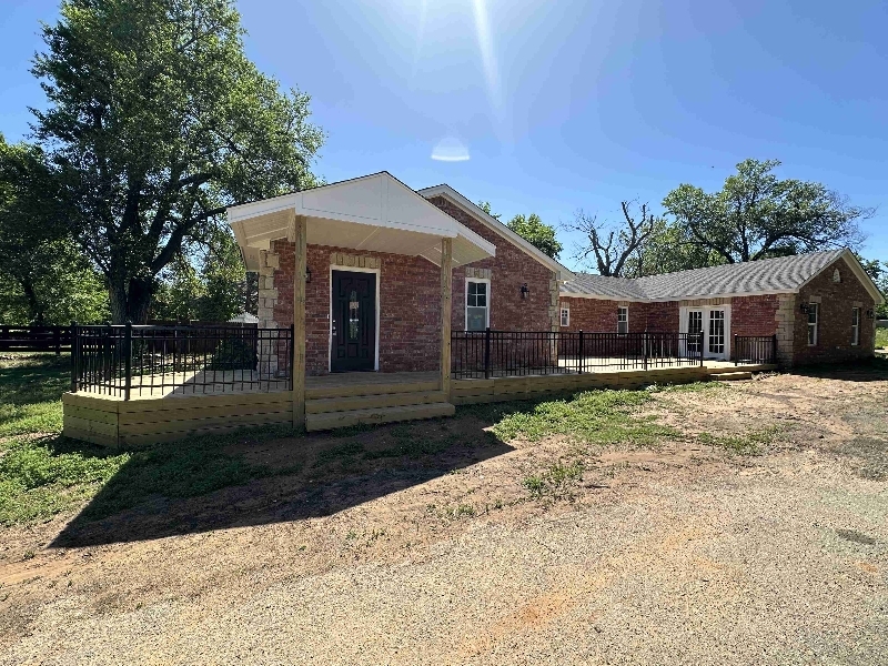 12106 E Young Rd in Midwest City, OK - Building Photo