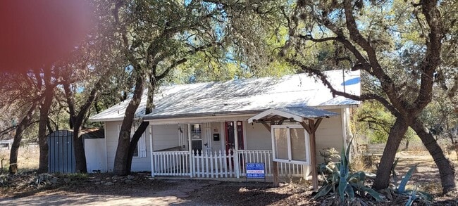 9317 PR 37 in Lakehills, TX - Building Photo - Building Photo