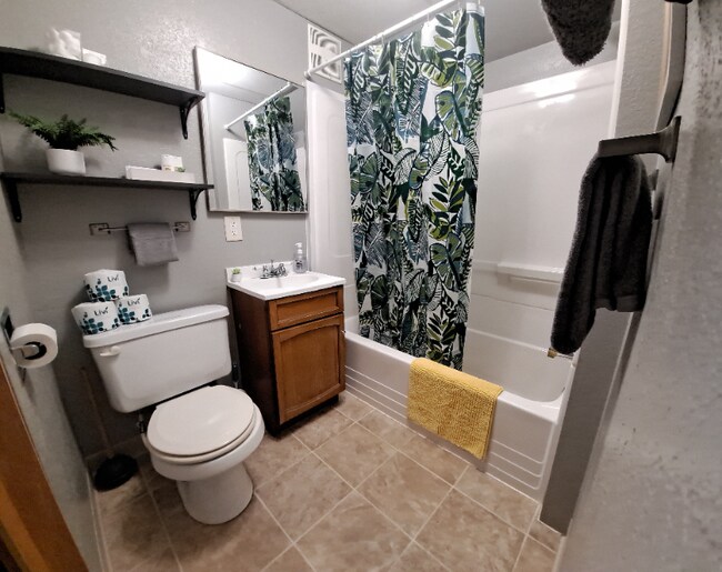 411 N 58th Ave W in Duluth, MN - Building Photo - Building Photo