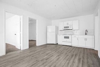 713 W Sam Rayburn Dr in Bonham, TX - Building Photo - Building Photo