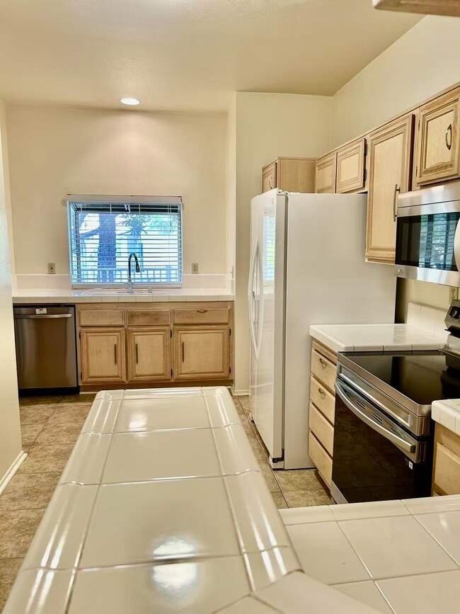5816 Freebird Ln in Oak Park, CA - Building Photo - Building Photo