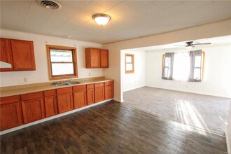 205 Debbie Ln in Cuba, MO - Building Photo - Building Photo