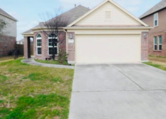 property at 5011 Forest Hurst Glen