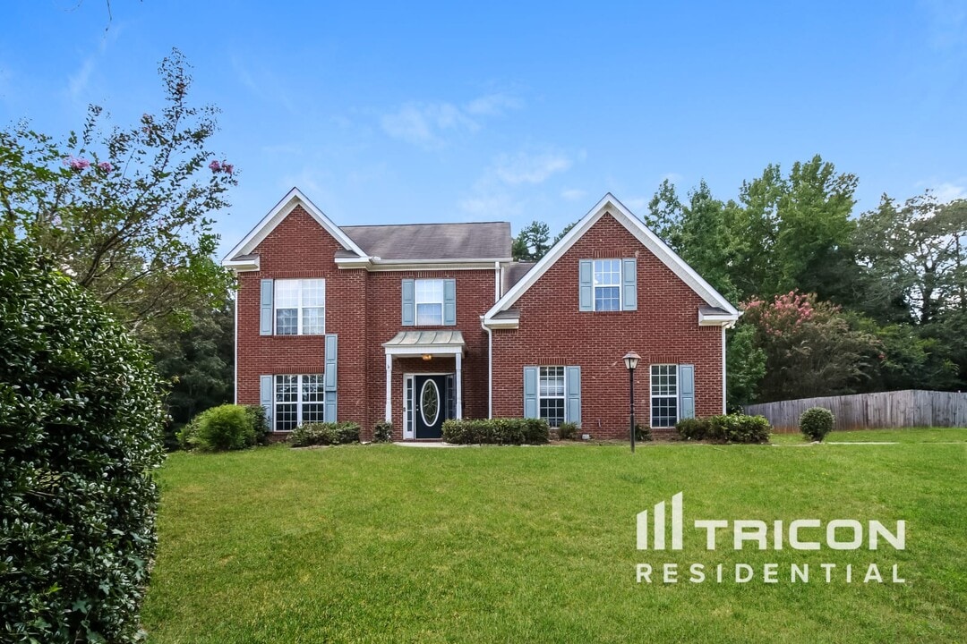 110 Melrose Creek Dr in Stockbridge, GA - Building Photo