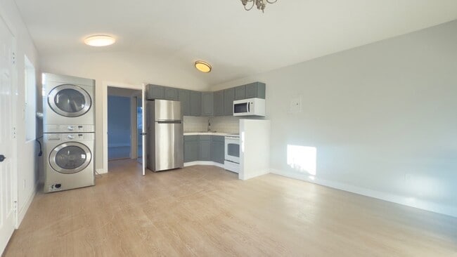 2913 Filbert St, Unit 2917