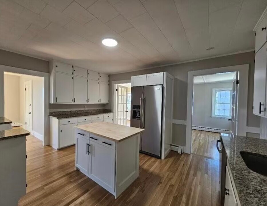 23 Ingalls Ter, Unit 3 in Swampscott, MA - Building Photo
