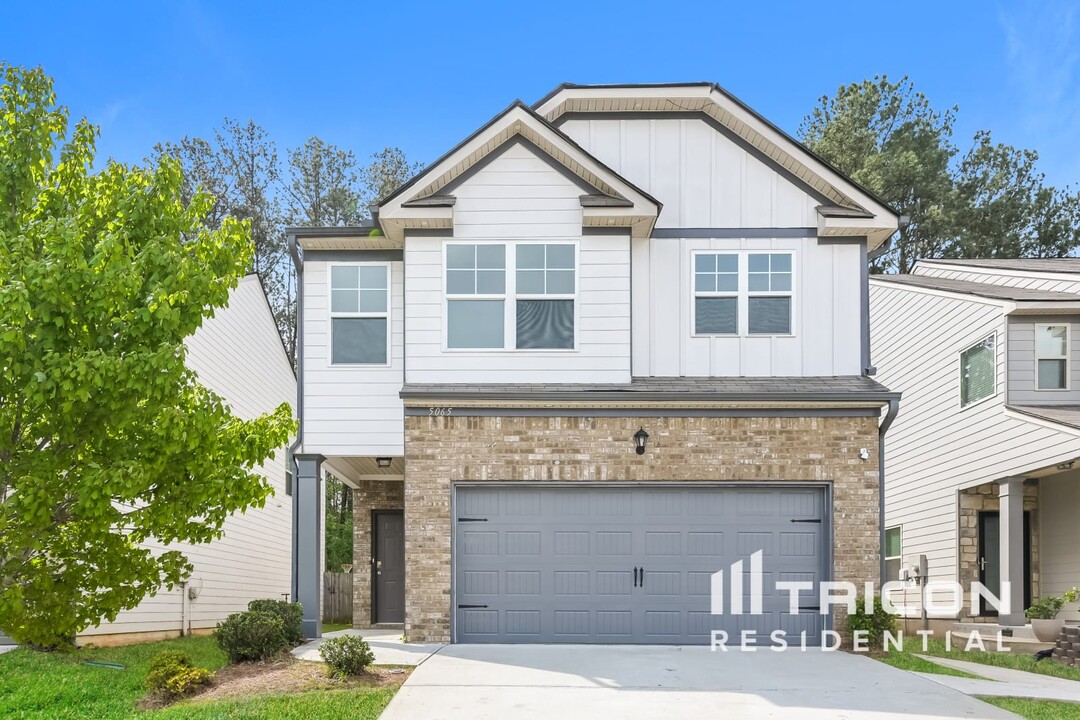 5065 Rapahoe Trail in Atlanta, GA - Building Photo