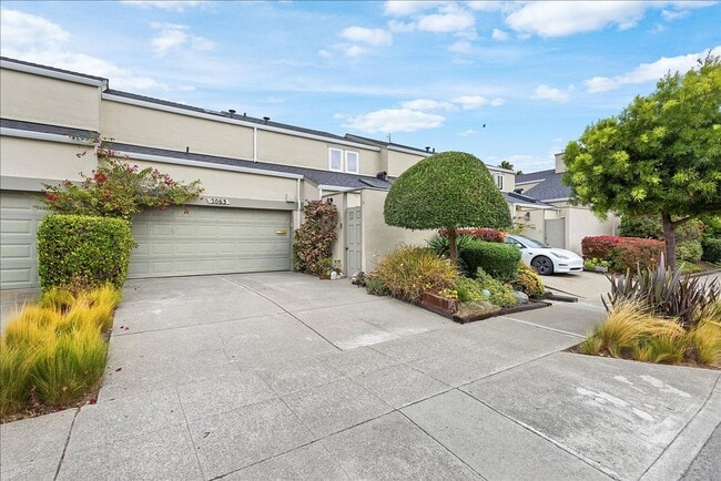 2063 Whitehall Pl in Alameda, CA - Building Photo - Building Photo