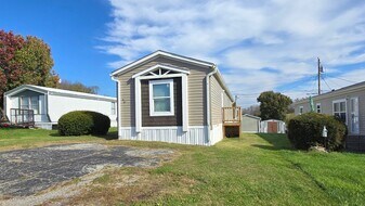 66 Benedict Dr in Danville, KY - Building Photo