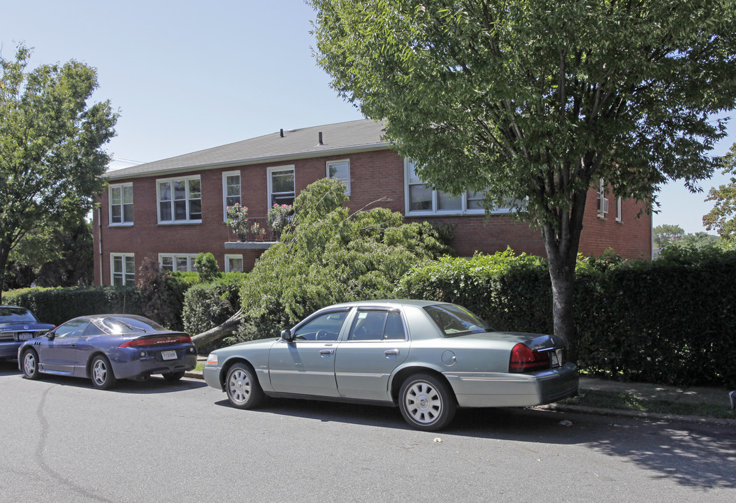 108 Parkinson Ave in Staten Island, NY - Foto de edificio