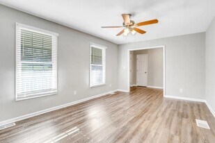10017 Edgebrook Ln in Huntley, IL - Building Photo