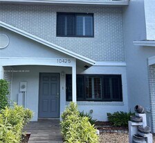 10425 NW 3rd St in Pembroke Pines, FL - Building Photo