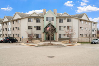 Townsquare Apartments in Chaska, MN - Building Photo - Primary Photo