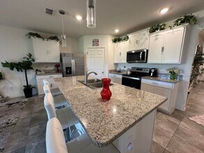 10588 SW Toren Wy in Port St. Lucie, FL - Building Photo - Building Photo