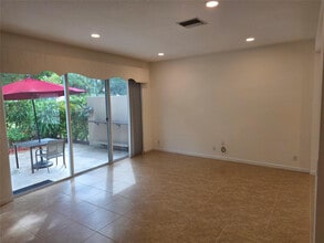 383 Berenger Walk in Royal Palm Beach, FL - Building Photo - Building Photo