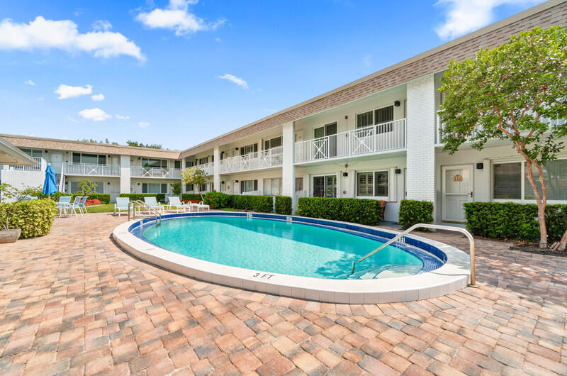 1001 NE 8th Ave in Delray Beach, FL - Building Photo