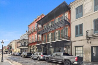508 Chartres St in New Orleans, LA - Foto de edificio - Building Photo
