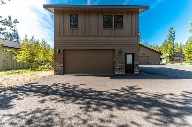 property at 15120 Yellow Pine Lp