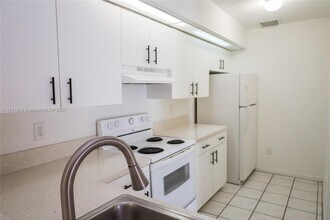 18870 NW 57th Ave in Hialeah, FL - Building Photo - Building Photo