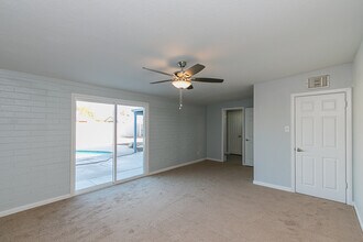 3336 E Hubbell St in Phoenix, AZ - Building Photo - Building Photo