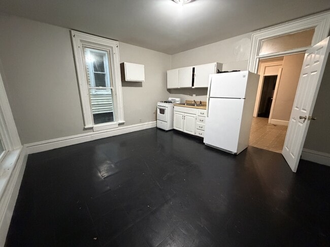 property at 508 W Marion St