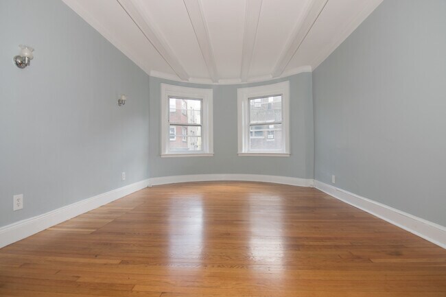 43 Boulevard Ter, Unit 2
