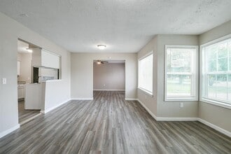 319 Rustic Dr in Pasadena, TX - Foto de edificio - Building Photo