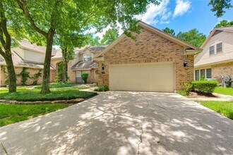 25 Fairway Oaks Pl in Spring, TX - Foto de edificio - Building Photo